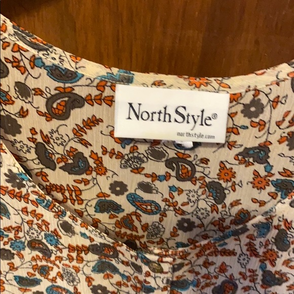 Colorful blouse - Picture 2 of 3